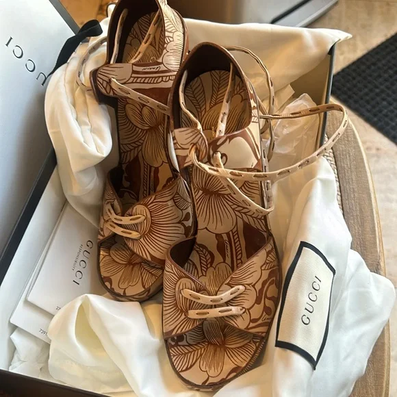 Gucci platform high heels sandals 6 1/2 B - Picture 3 of 11